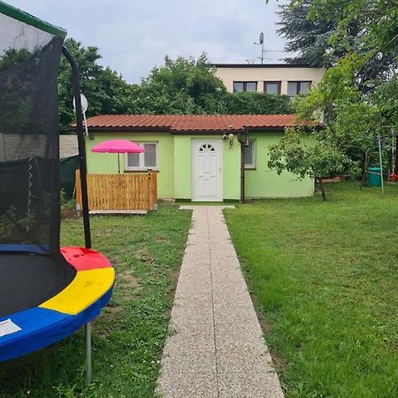 Small-Comfy Guest House In Donaustadt Garden - Not Shared! Wina Bagian luar foto