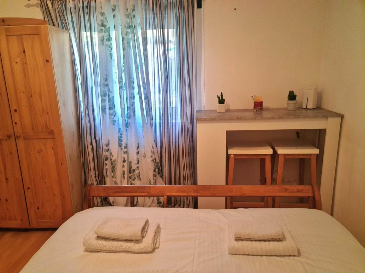 Small-Comfy Guest House In Donaustadt Garden - Not Shared! Wina Bagian luar foto