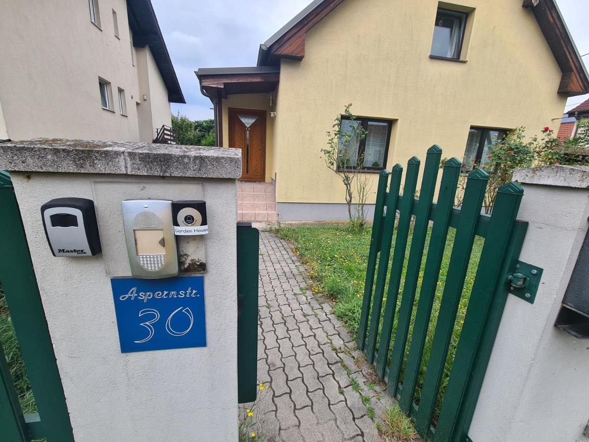 Small-Comfy Guest House In Donaustadt Garden - Not Shared! Wina Bagian luar foto