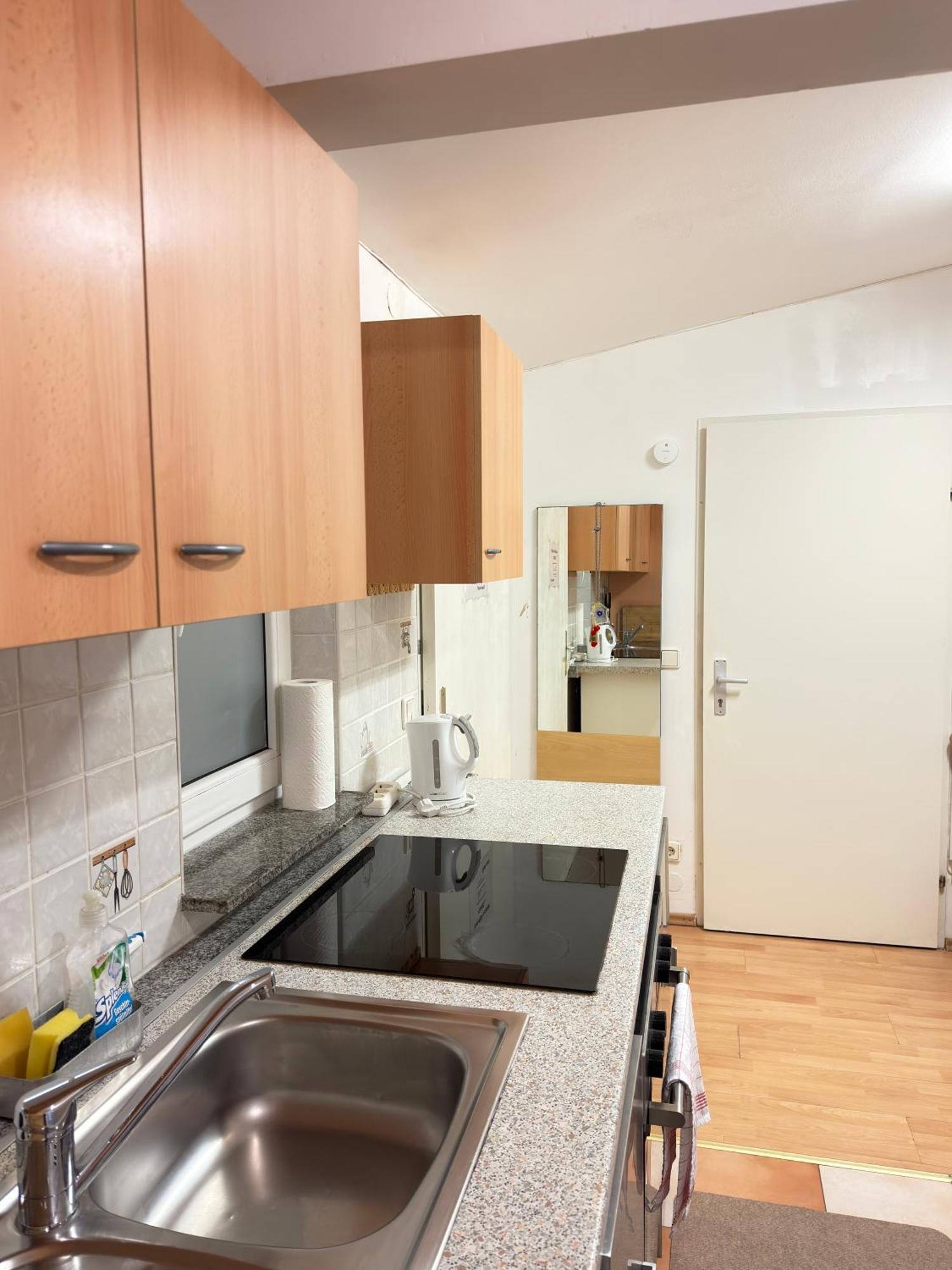 Small-Comfy Guest House In Donaustadt Garden - Not Shared! Wina Bagian luar foto